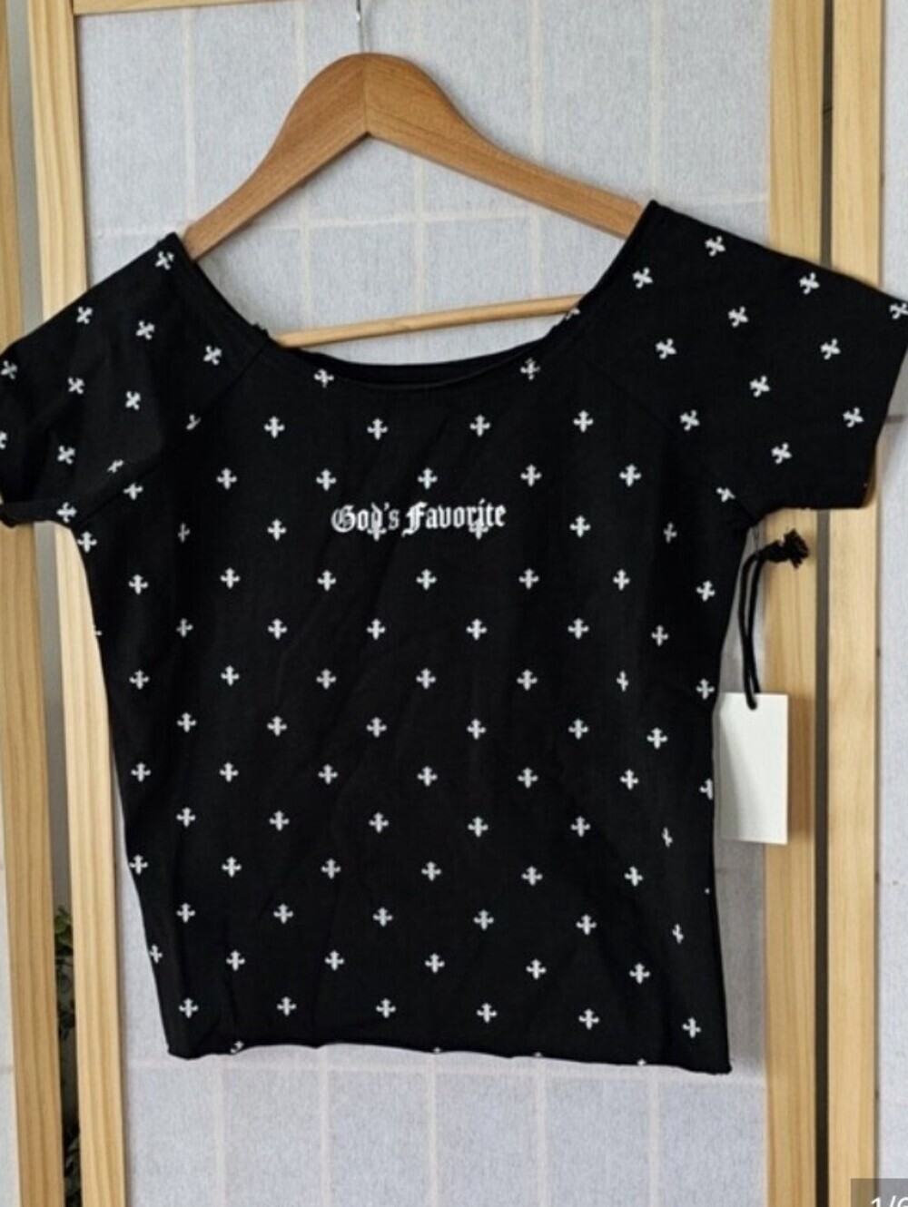 Urban Nation  black crop white cross pattern